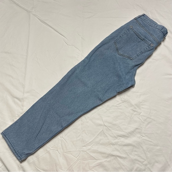 Hollister Ultra High Rise Two Tone Mom Jeans - Picture 3 of 9